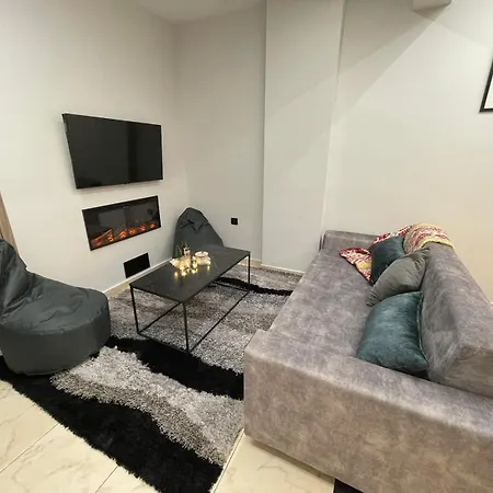 Executive House Est November 2024 * Tríkala